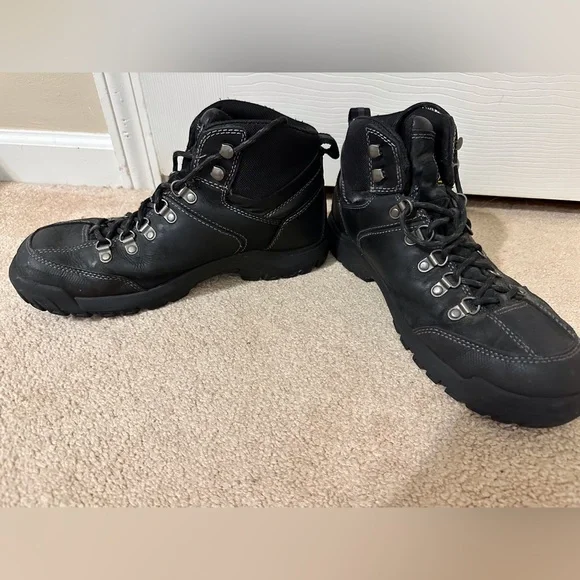 Men’s Caterpillar Boots - Picture 4 of 4